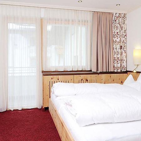 Hotel Kristall B&B Ischgl Exterior photo