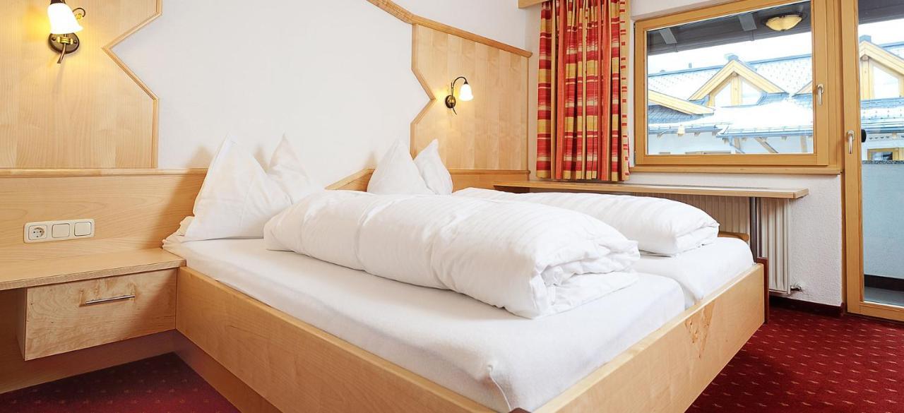 Hotel Kristall B&B Ischgl Exterior photo