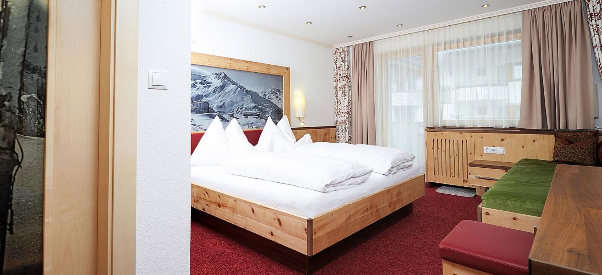 Hotel Kristall B&B Ischgl Exterior photo